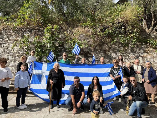 Λιγοστοί κάτοικοι και επισκέπτες τίμησαν την Εθνική μας Επέτειο στο Καρδαρίτσι Γορτυνίας (εικόνες)