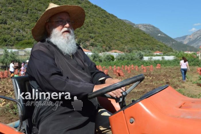 Αλέξανδρος | Η μεγάλη του αγάπη για τη Γη - Πρώτος σε όλες τις αγροτικές εργασίες (εικόνες - βίντεο)