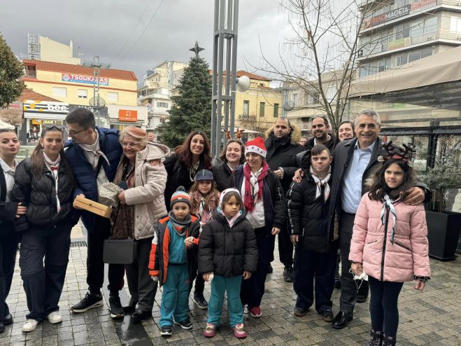 Τζιούμης: "Τα Χριστούγεννα είναι μια γιορτή αγάπης και ελπίδας, και σήμερα η πόλη μας γέμισε χαμόγελα, μουσικές και αισιοδοξία" (εικόνες)