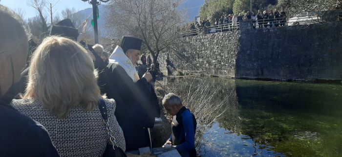 Ο Αγιασμός των υδάτων στο Σκορτσινού (πηγές του Ευρώτα)