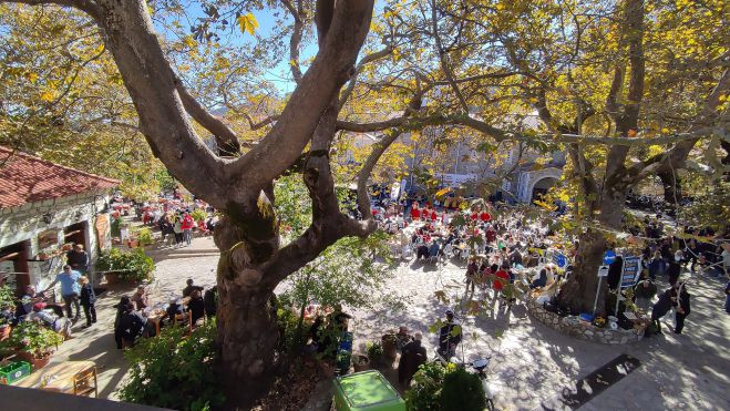 Γέμισε με κόσμο ο Κοσμάς Αρκαδίας για τη γιορτή κάστανου! (vd)