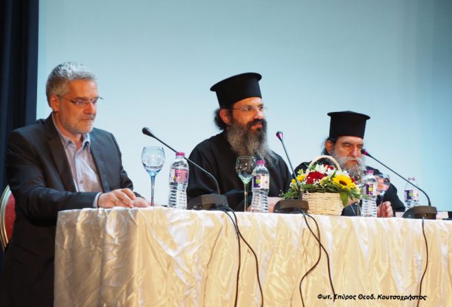 Το νέο βιβλίο του Αρχιμανδρίτη π . Ιακώβου Κανάκη παρουσιάστηκε στην Μάνδρα Αττικής