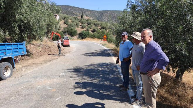 Στα έργα του δρόμου &quot;Άστρος - Άγιος Πέτρος - Καστρί&quot; ο Αντιπεριφερειάρχης Σκαντζός - &quot;Με τις παραβάσεις αυτές παρέχεται οδική ασφάλεια&quot;