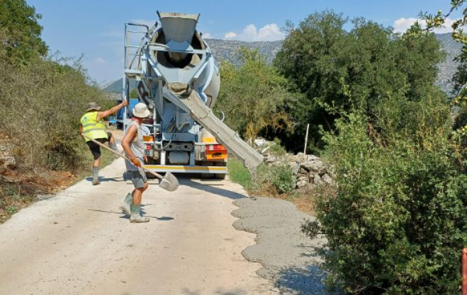 Λουκά | Ο Δήμος Τρίπολης έδωσε λύση για την προστασία σπιτιών που πλημύριζαν στις έντονες βροχοπτώσεις