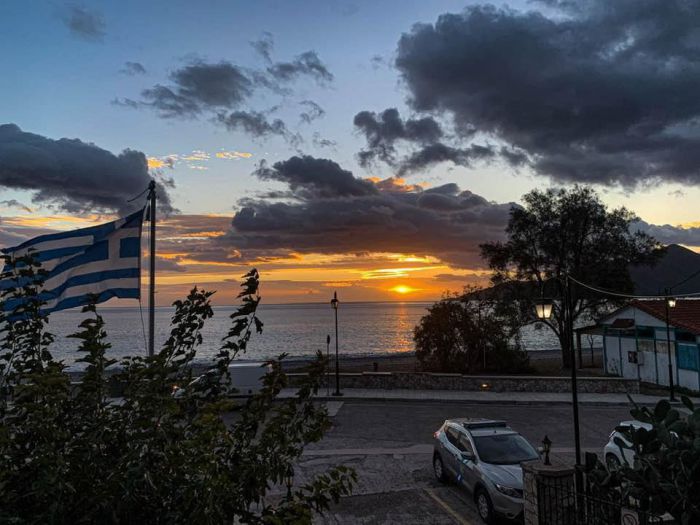 Υπέροχη πρωινή εικόνα από την Πλάκα Λεωνιδίου!