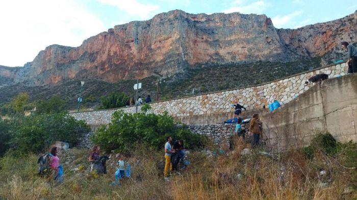 Καθαρίστηκε από σκουπίδια ο ποταμός Δαφνώνας στο Λεωνίδιο (εικόνες)