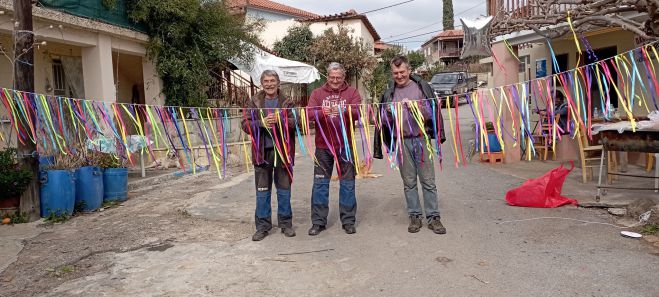 Στολίστηκε για τις Απόκριες το χωριό Πυρρή Γορτυνίας