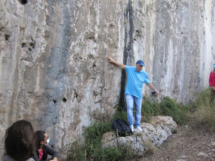 Σεισμολόγος Παπαδόπουλος για τον σεισμό στο Λεωνίδιο | &quot;Είναι πολύ νωρίς για να αποφανθούμε ότι επρόκειτο για τον κύριο σεισμό&quot;