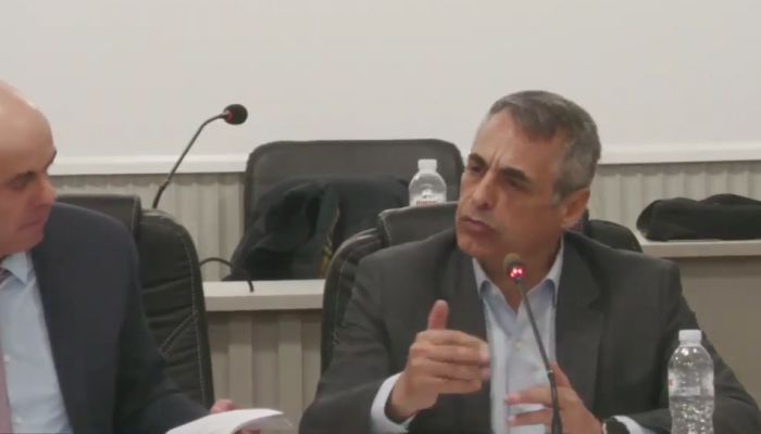 Τζιούμης για Σμυρνιώτη: &quot;Είναι ηθικό εκείνος να έχει δώσει ανάθεση μέσα από τη ΔΕΥΑΤ σε συγγενικό του πρόσωπο πρώτου βαθμού;&quot;