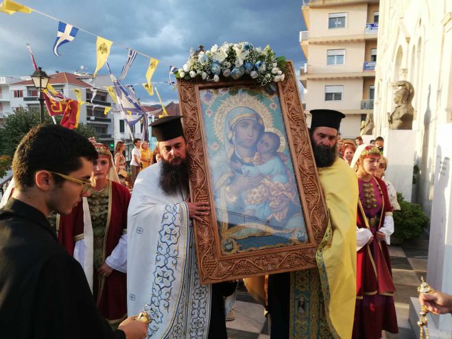 "Παναγία της Τριπολιτσάς" | Η Λιτανεία της Εικόνας στον Μητροπολιτικό Ναό του Αγίου Βασιλείου (εικόνες)