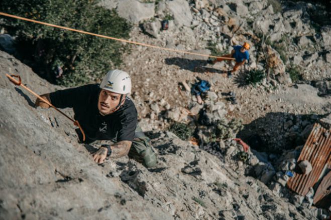 «Η τέχνη του δρόμου», ωριαία ταξιδιωτική εκπομπή στο Λεωνίδιο (vd)