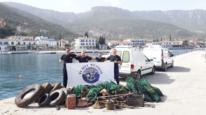 Δύτες καθάρισαν από τα σκουπίδια τον βυθό στο λιμάνι του Τυρού! (εικόνες)