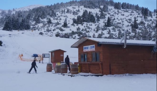 Η σημερινή εικόνα στο Χιονοδρομικό Κέντρο Μαινάλου - Ποιες πίστες λειτουργούν!