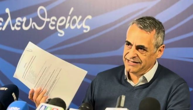 Τζιούμης: "Η παράταξη Σμυρνιώτη ευτελίζει την εικόνα του δημοτικού συμβουλίου - Περιμένουμε την ένταξη για την ανάπλαση της πλατείας Κολοκοτρώνη"