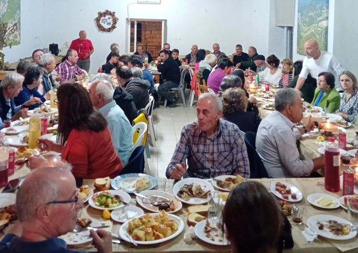 Με μεγάλη επιτυχία πραγματοποιήθηκε η 7η &quot;γιορτή καρυδιού&quot; στην Κερπινή Γορτυνίας (εικόνες)