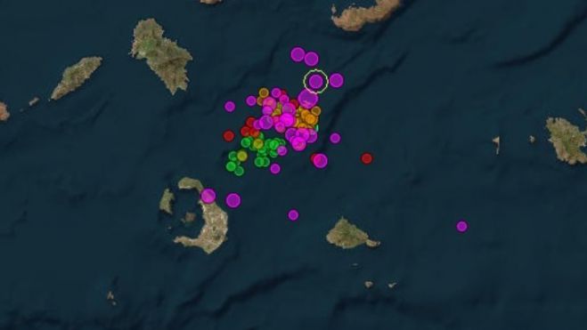 Πάνω από 200 σεισμικές δονήσεις σε 48 ώρες μεταξύ Σαντορίνης και Αμοργού