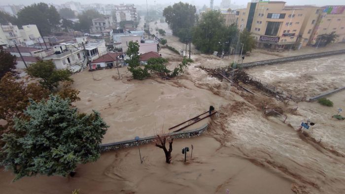 Περιφέρεια Πελοποννήσου | Υδροφόρες στην πλημμυρόπληκτη Περιφέρεια Θεσσαλίας