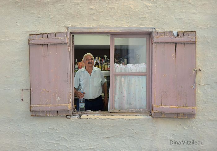 Τίτλοι τέλους για παραδοσιακό καφενείο στο Λεωνίδιο (εικόνες)