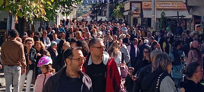 &quot;Βούλιαξε&quot; από κόσμο την Δευτέρα η Βυτίνα!