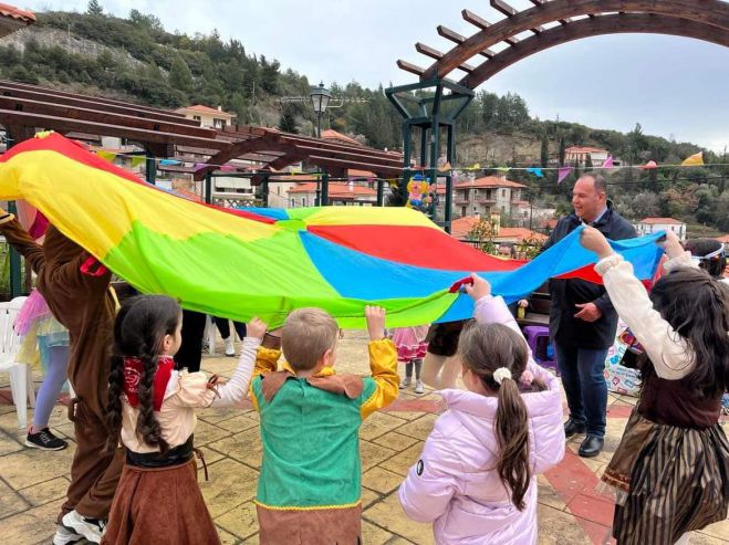 Face painting, κέφι και χορός στα Τρόπαια! (εικόνες)