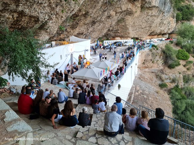 Χώρα Γορτυνίας | Γιορτάζει το Μοναστήρι Τιμίας Ζώνης της Παναγίας - Ζωνάρια!