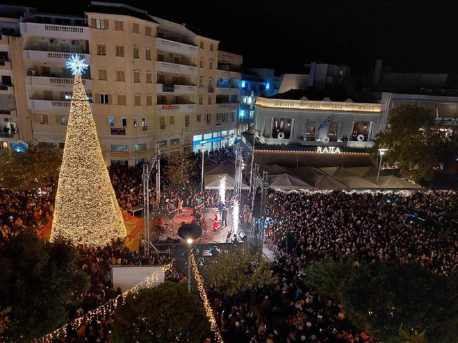 Το βράδυ η φωταγώγηση του Χριστουγεννιάτικου δέντρου στην Καλαμάτα