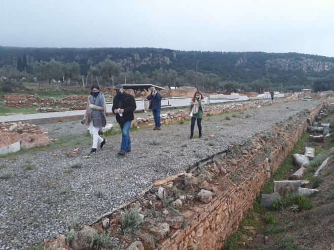 Αισιοδοξία για την ανάδειξη της Έπαυλης στην Εύα και του Αρχαιολογικού Μουσείου Άστρους – Στην περιοχή η Αντιπεριφερειάρχης Καλογεροπούλου (εικόνες)