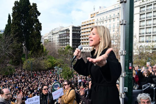 Μήνυμα Καρυστιανού από το Σύνταγμα: «Διαπράξατε τη μέγιστη ύβρη, θα λάβετε τα δέοντα μέσα από τον παλμό της Νέμεσης»