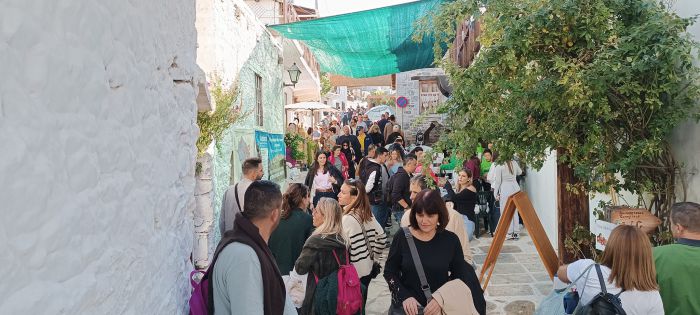 Ένα μοναδικό γλέντι για τη γιορτή κάστανου στην Καστάνιτσα που &quot;πνίγηκε&quot; από επισκέπτες! (εικόνες - βίντεο)