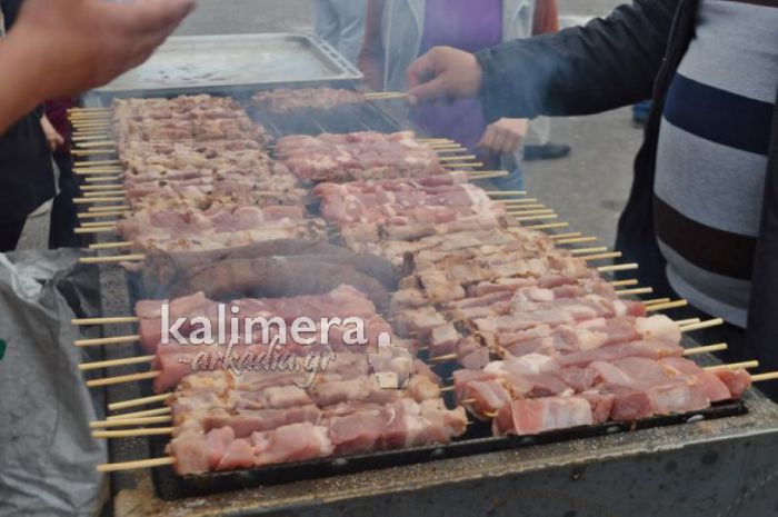 Εμπορικός Σύλλογος Τρίπολης | Προτείνει να κλείσουν τα καταστήματα την Τσικνοπέμπτη από τις 2.00 το μεσημέρι και μετά!