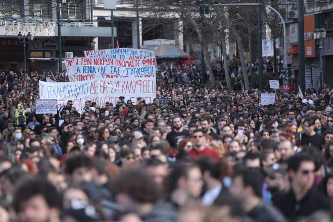 Αστυνομία: Πάνω από 40.000 άτομα συμμετείχαν στην πορεία στο Σύνταγμα