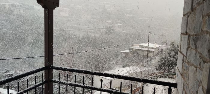 Πυκνό χιόνι στη Σίταινα Κυνουρίας (vd)