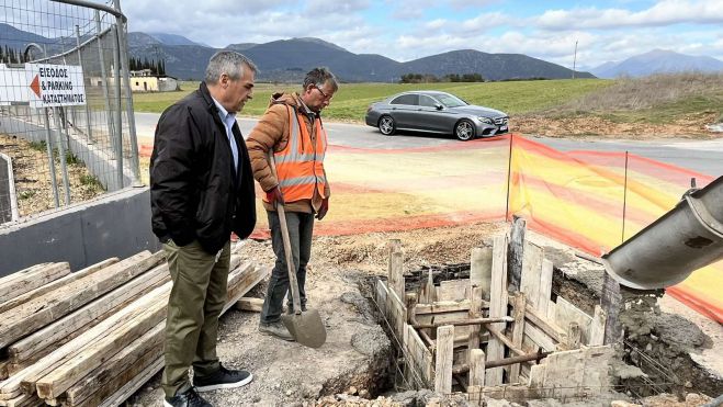 Προχωρούν έργα στην περιοχή Φιλικών και Περιφερειακή Οδό | Τζιούμης: «Θωρακίζουμε την πόλη μας με έργα, καθημερινά» (εικόνες)