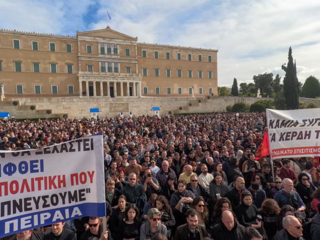 Πλακιάς: "Ευχαριστημένα είναι τα παιδιά που βλέπουν από ψηλά τον κόσμο"