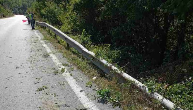 Δήμος Γορτυνίας | Απομακρύνει τα σκουπίδια από τα ερείσματα των δρόμων