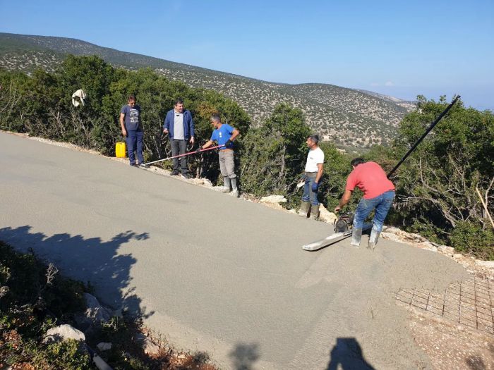 Συνεχίζονται οι ασφαλτοστρώσεις στο Ξηροπήγαδο (εικόνες)