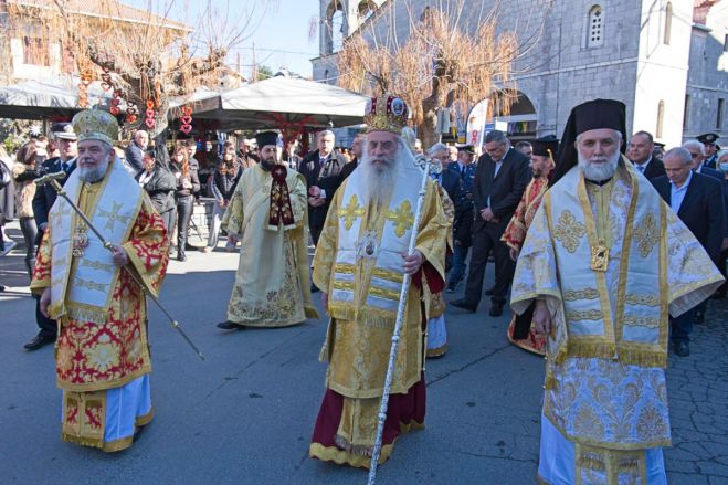 Με λαμπρότητα και πλήθος κόσμου η Βυτίνα τίμησε την μνήμη του Πολιούχου και Προστάτη της Αγίου Τρύφωνα (εικόνες)