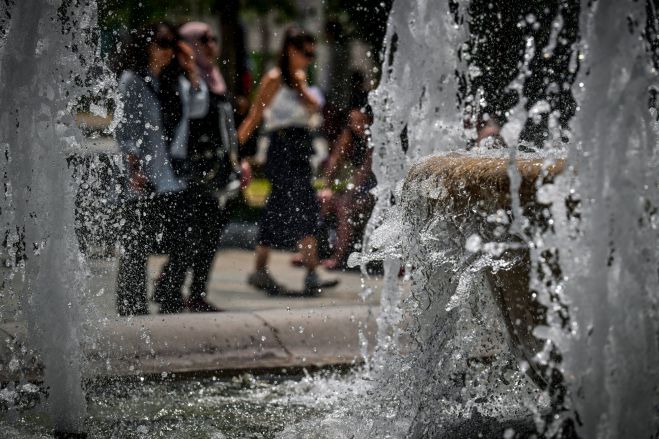 Καύσωνας διαρκείας μέχρι τη Δευτέρα