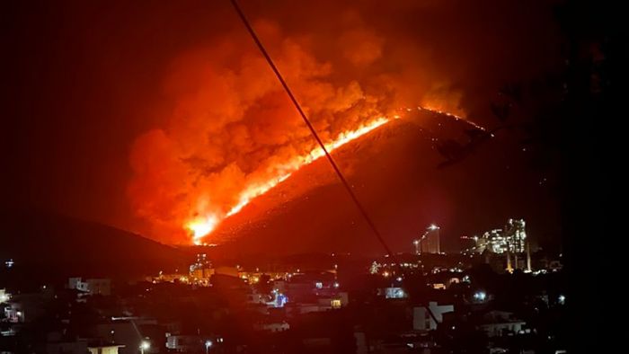 Υπό έλεγχο η φωτιά στο Αλιβέρι - Συνελήφθη άνδρας ως υπαίτιος πρόκλησης εμπρησμού από αμέλεια