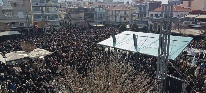 &quot;Δίνουμε μαζικό παρών στις 19:00, στην πλατεία Πετρινού&quot;