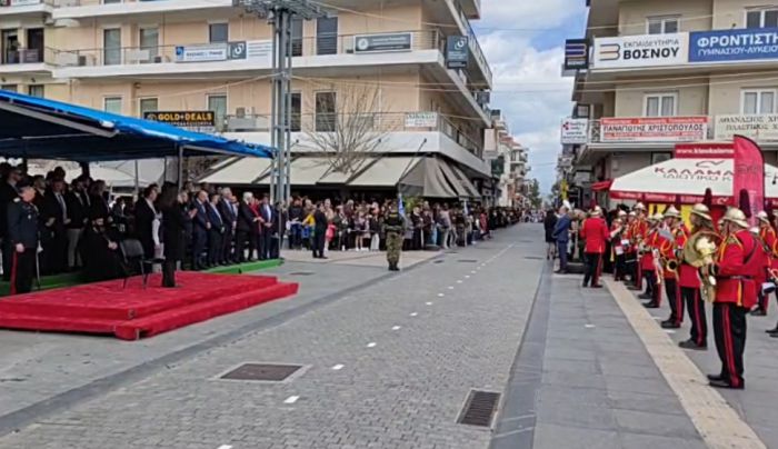 Live η παρέλαση για την &quot;25η Μαρτίου&quot; στην Τρίπολη