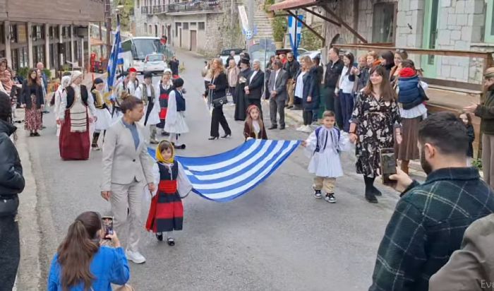 Η παρέλαση για την 25η Μαρτίου στη Δημητσάνα! (vd)