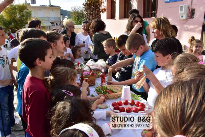 Βάφουν αυγά και ζυμώνουν πασχαλινές κουλούρες στο Ναύπλιο! (εικόνες)