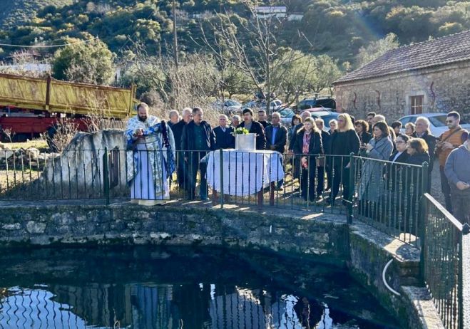 Με θρησκευτική κατάνυξη τα Θεοφάνεια στην Κοντοβάζαινα! (εικόνες)