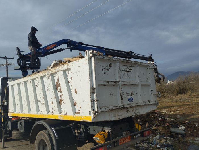 Νέα παράνομη χωματερή καθάρισαν οι υπηρεσίες του Δήμου Τρίπολης - &quot;Πρέπει να μπει τέλος σε αυτό το φαινόμενο&quot; (εικόνες)