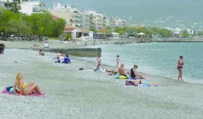 Ξεκίνησαν τα πρώτα μπάνια στην Καλαμάτα!