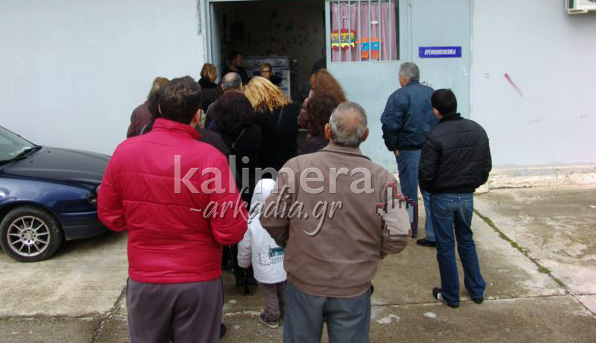 Συνεχίζεται η διανομή δωρεάν τροφίμων σε τρίτεκνους της Τρίπολης