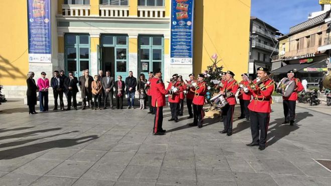 Ευχές και κάλαντα στον Δήμαρχο Τρίπολης την Παραμονή των Χριστουγέννων