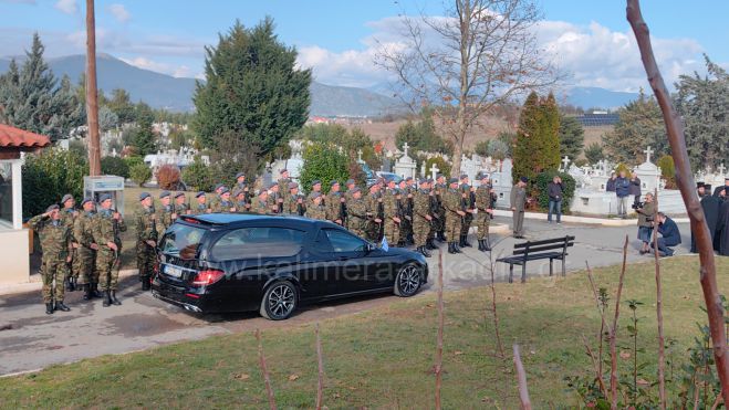 Η ταφή του μακαριστού Μητροπολίτη Αλέξανδρου στην Αγία Τριάδα (vd)