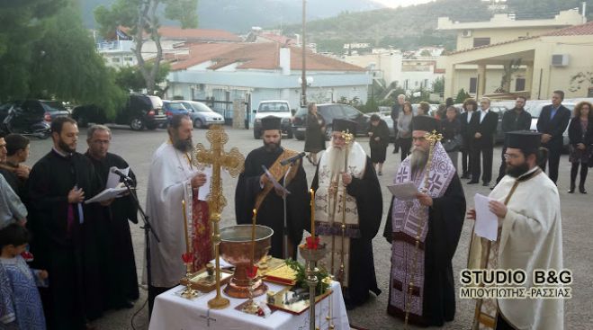 Θυρανοίξια ιερού ναού στην Επίδαυρο από τον Μητροπολίτη Αργολίδας Νεκτάριο (εικόνες)